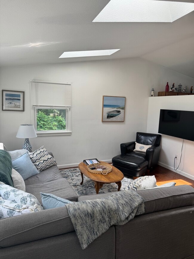 6 Wood Sorrel Trl in Saunderstown, RI - Foto de edificio - Building Photo