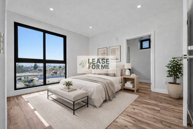 property at 1538 S Wilton Pl