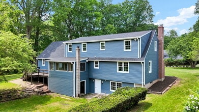 890 Copper Hill Rd in Suffield, CT - Building Photo - Building Photo