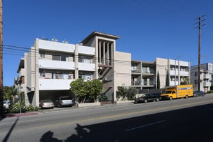 Villa Palms Apartments in Los Angeles, CA - Building Photo