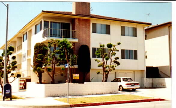 1024 W 8th St in San Pedro, CA - Foto de edificio