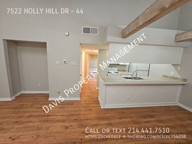 7522 Holly Hill Dr in Dallas, TX - Building Photo - Building Photo