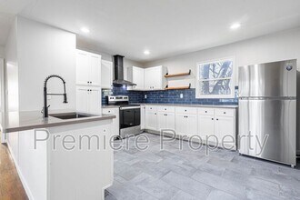 7306 Elm Ave in Raytown, MO - Building Photo - Building Photo