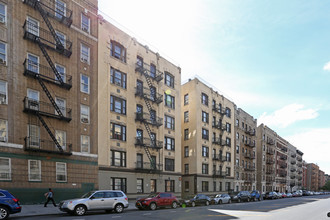 672-74 Saint Nicholas Ave in New York, NY - Foto de edificio - Building Photo