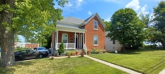 1007 E McCarty St, Unit B in Jefferson City, MO - Building Photo
