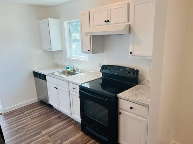 483 SE Margaret Dr in Lake City, FL - Building Photo - Building Photo