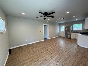 320 W 6th St in Weatherford, TX - Building Photo - Building Photo
