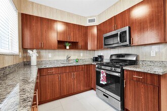 1035 94th St in Bay Harbor Islands, FL - Building Photo - Building Photo