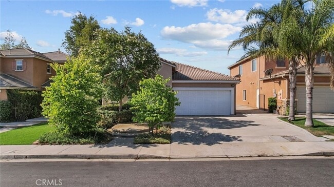 19914 Via Joyce Dr in Santa Clarita, CA - Foto de edificio - Building Photo