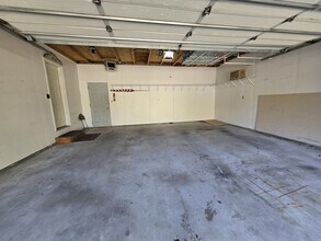 5038 W Elm Ct in Grand Forks, ND - Building Photo - Building Photo
