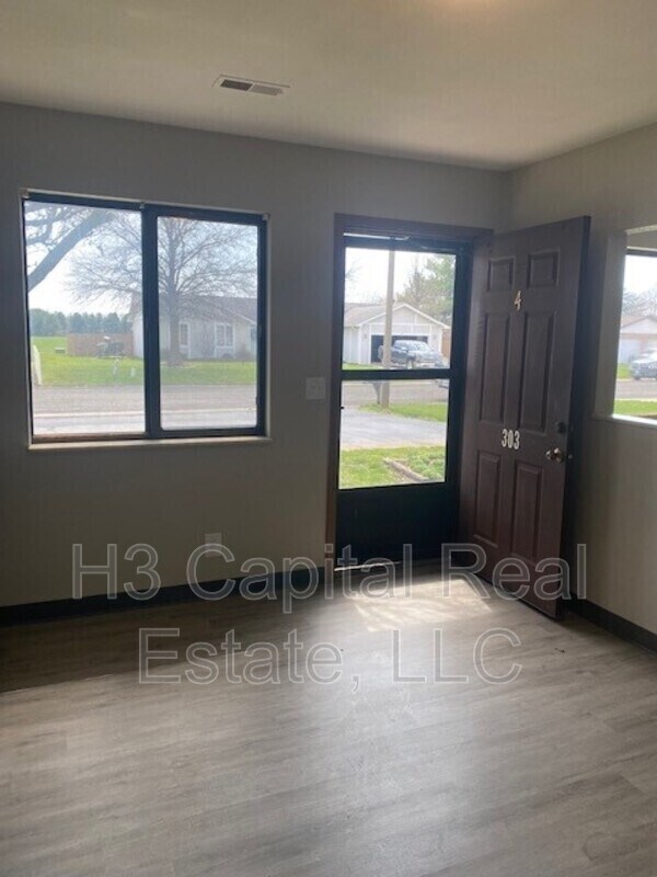 303 Southgate Dr in Freeburg, IL - Building Photo - Building Photo