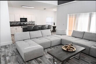 4733 Cumbrian Lakes Dr in Kissimmee, FL - Building Photo - Building Photo