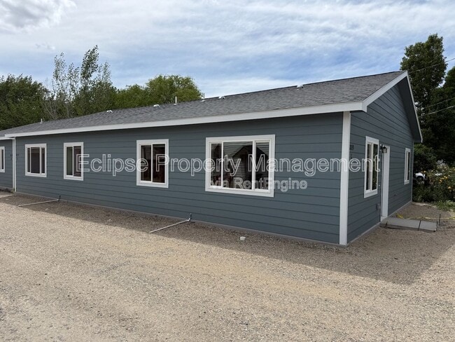 property at 2839 Elm Ave
