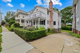 1174 Ocean Ave in New London, CT - Building Photo - Building Photo