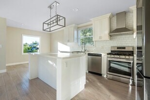 8466 Quartz Ave in Winnetka, CA - Building Photo