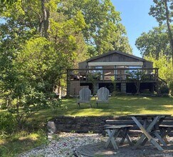 1500 Trumans Path in East Marion, NY - Building Photo - Building Photo