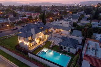 300 N Plymouth Blvd in Los Angeles, CA - Building Photo - Building Photo