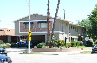 1020 N Mariposa St in Burbank, CA - Building Photo - Building Photo