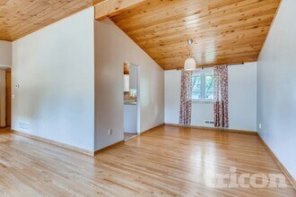 9241 34th Ave N in Minneapolis, MN - Building Photo - Building Photo