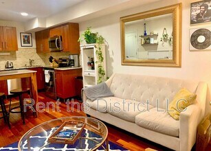 1424 L St SE in Washington, DC - Building Photo - Building Photo