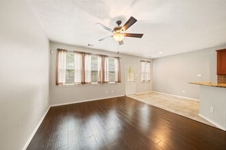 3 Whitekirk Pl in Magnolia, TX - Foto de edificio - Building Photo