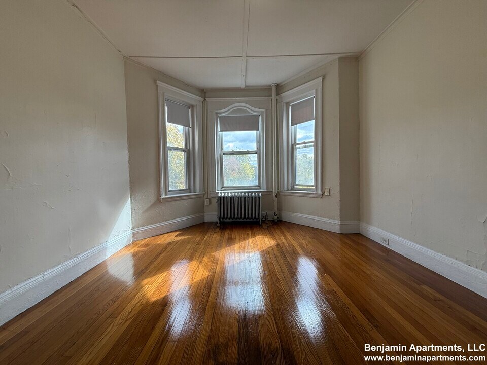 1255 Boylston St, Unit 3 in Boston, MA - Building Photo