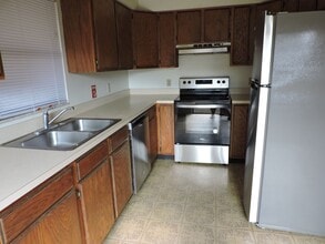 670 SW Cardinal Dr in Keystone Heights, FL - Building Photo - Building Photo