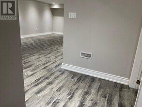 1654 Irvine Scott St in Oshawa, ON - Building Photo - Building Photo