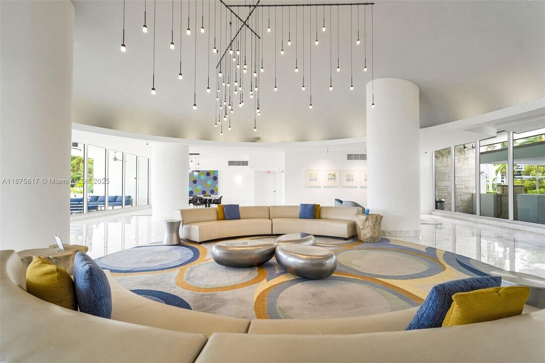 1000 West Ave in Miami Beach, FL - Building Photo