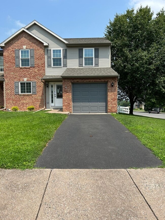 property at 2490 Chestnut Ln