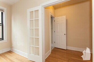 432 W Surf St in Chicago, IL - Building Photo - Building Photo