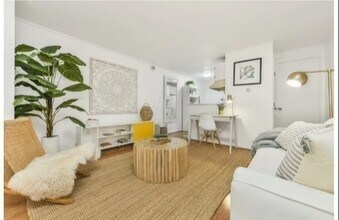 10 Coffey St, Unit 1 in Boston, MA - Building Photo - Building Photo