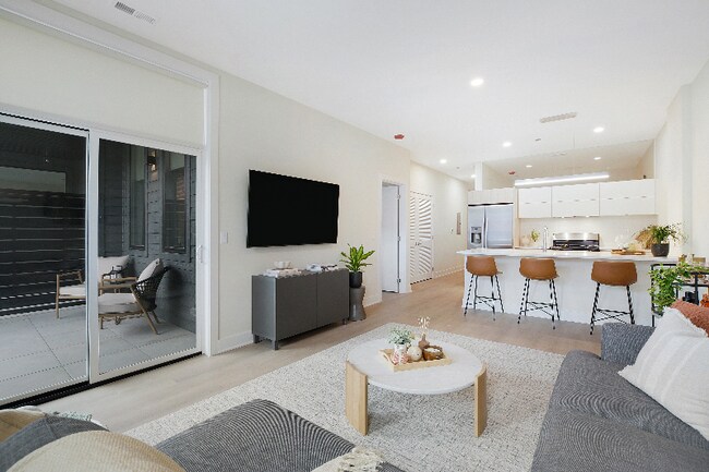 property at 3924 N Lincoln Ave