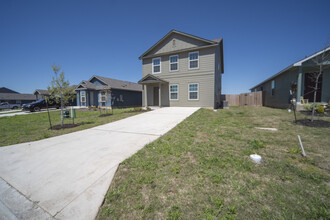 209 Texas Angel Wy in Jarrell, TX - Building Photo - Building Photo