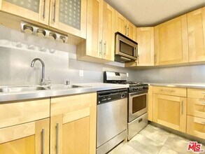 1154 W Edgeware Rd in Los Angeles, CA - Building Photo - Building Photo