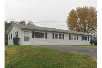 106 Hawaii Ln in Mount Airy, NC - Building Photo - Other