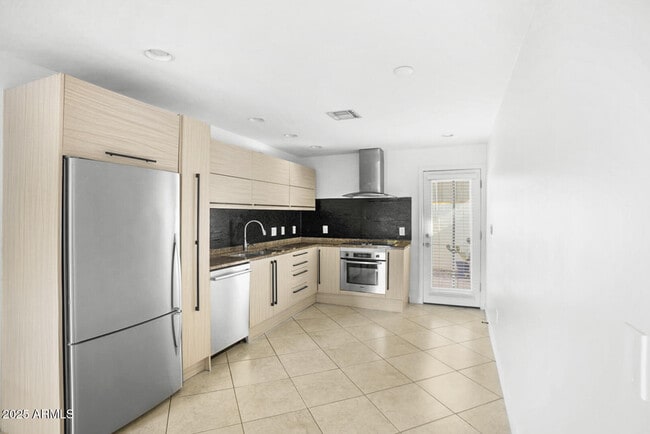 property at 1850 E Maryland Ave