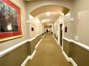 3635 E Paces Cir in Atlanta, GA - Foto de edificio - Building Photo