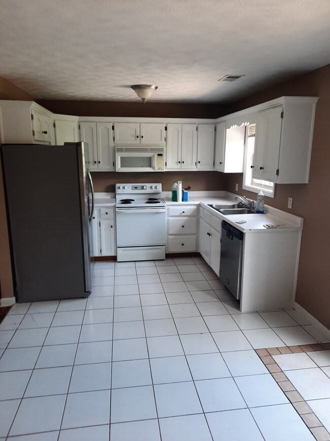 125 Mallory Ct, Unit 125-3 in Richmond, KY - Building Photo - Building Photo