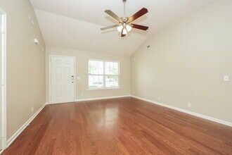 1017 Cheryl Ln in La Vergne, TN - Building Photo - Building Photo