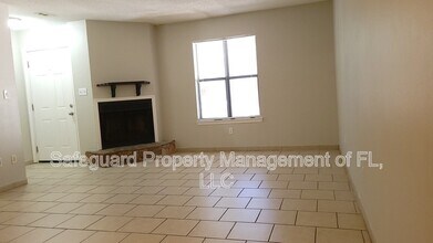 6332 W Fairfield Dr in Pensacola, FL - Building Photo - Building Photo