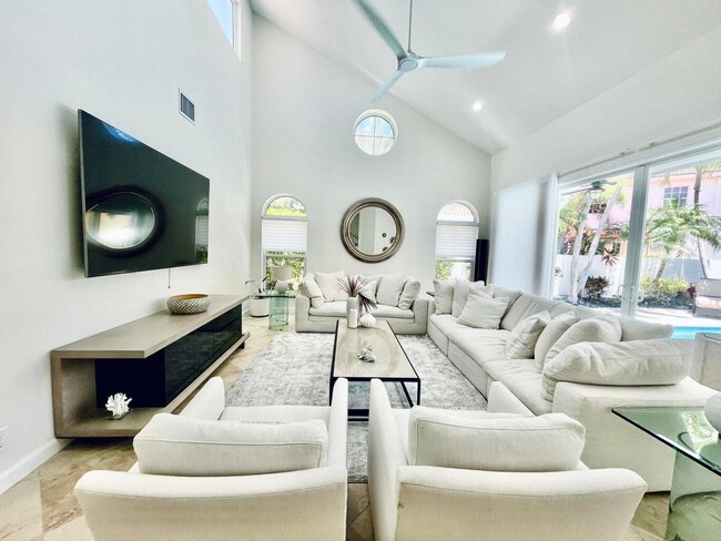 3567 Commodore Cir in Delray Beach, FL - Building Photo - Building Photo
