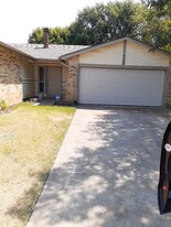 7109 Misty Meadow Dr S in Fort Worth, TX - Building Photo