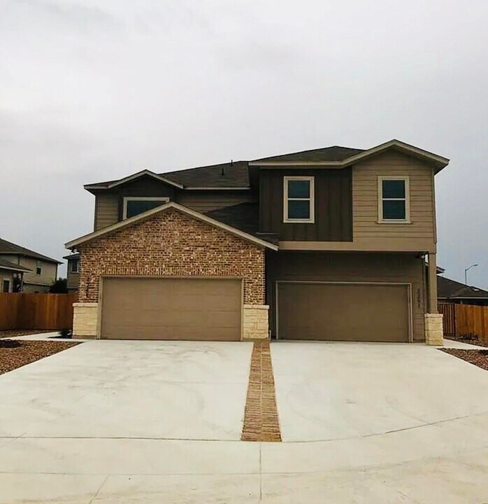 2249 Avery Village in New Braunfels, TX - Building Photo