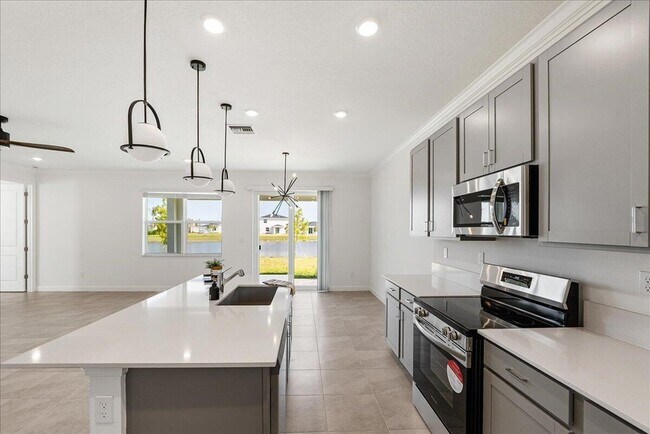 3527 Angler Dr in Fort Pierce, FL - Building Photo - Building Photo