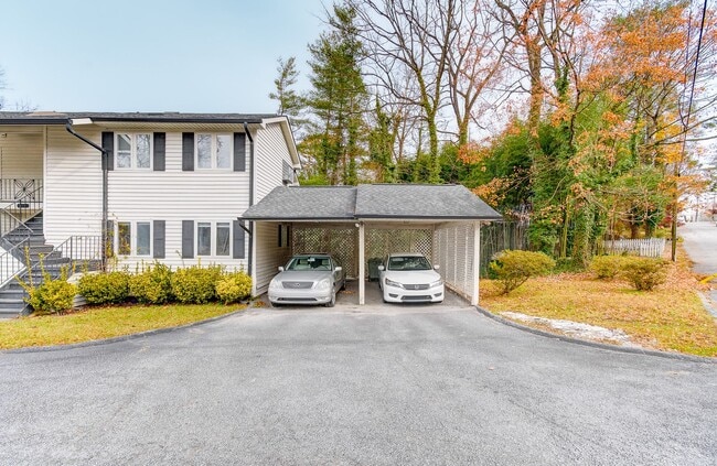 property at 1104 N Main St