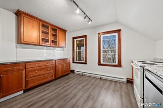 225 Winthrop St in New Britain, CT - Building Photo - Building Photo