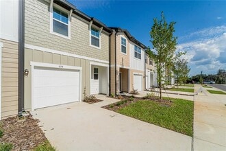 6174 Daerr Rdg St in Zephyrhills, FL - Building Photo - Building Photo