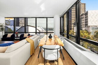 1113 York Ave in New York, NY - Building Photo - Building Photo