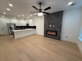 332 Greenhouse Dr in Plano, TX - Building Photo